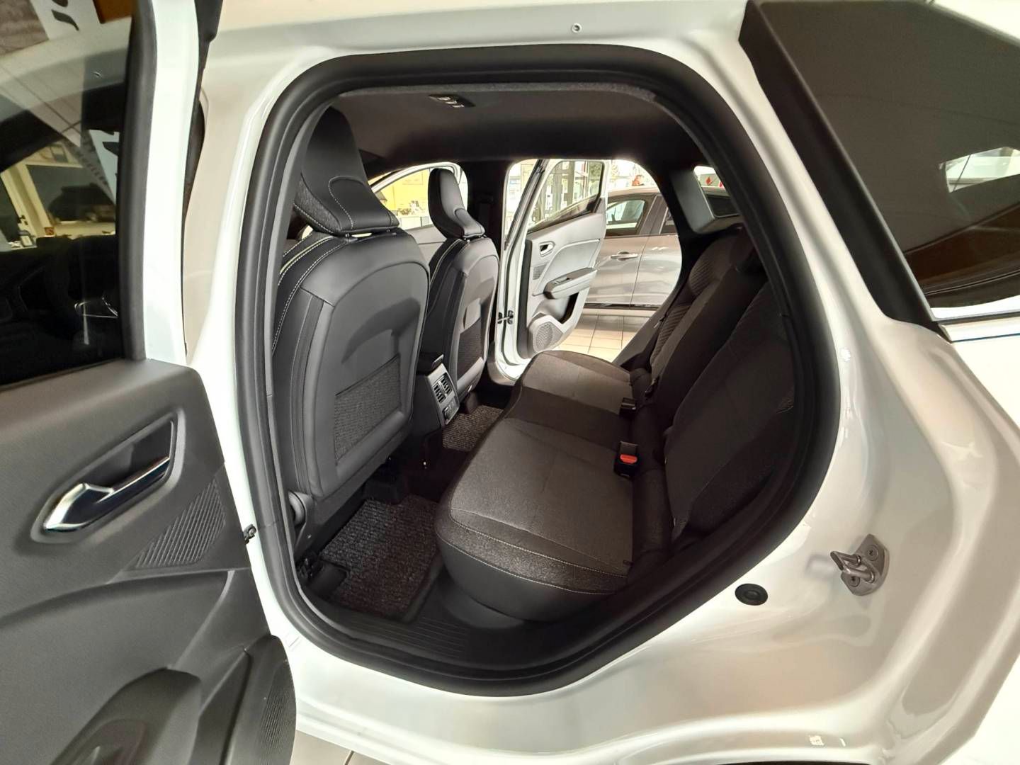 Fahrzeugabbildung Mitsubishi Grandis Intro Edition 1.8 Hybrid