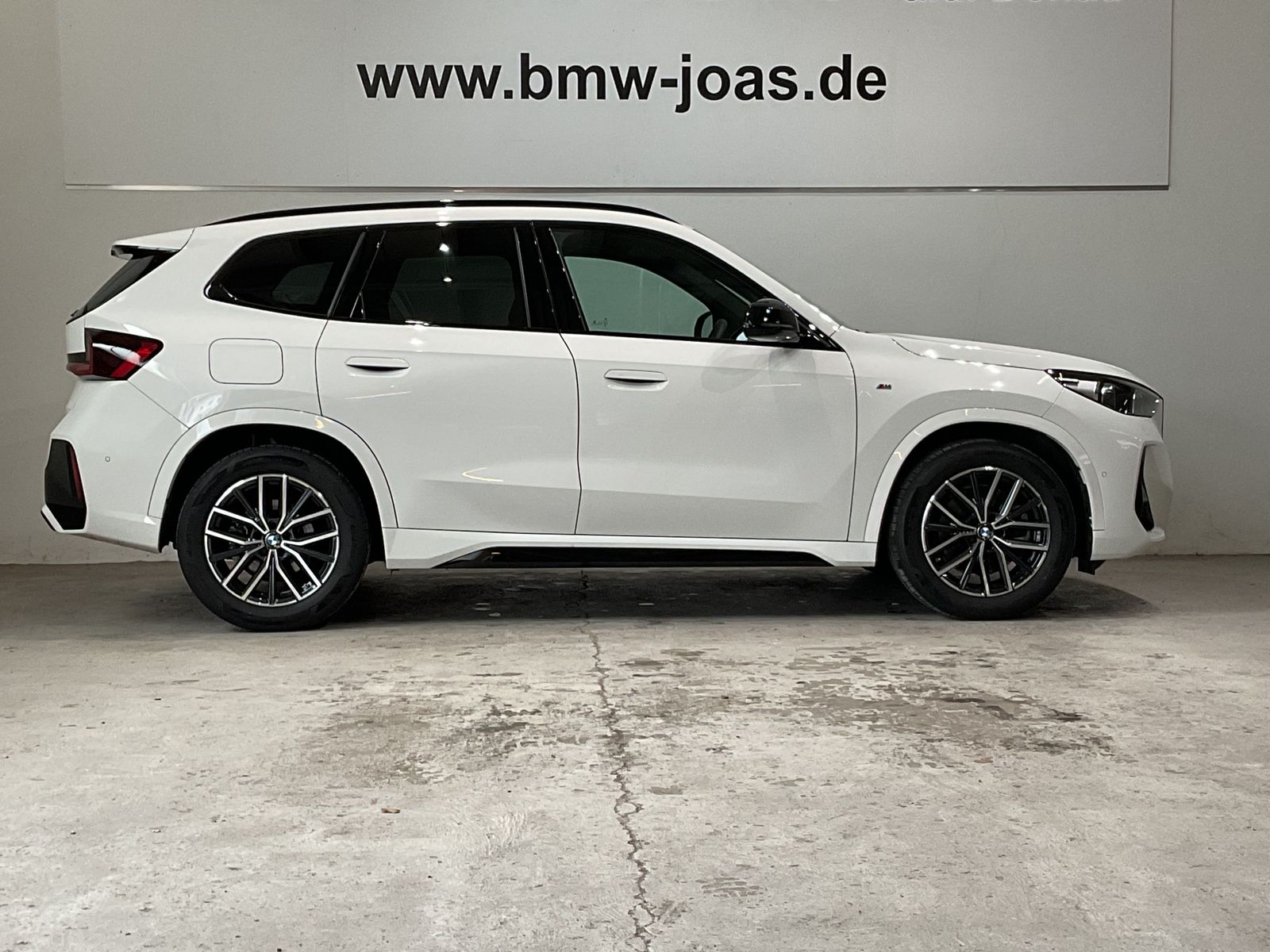 Fahrzeugabbildung BMW X1 xDrive23d M Sportpaket Head-Up Panorama Glasd