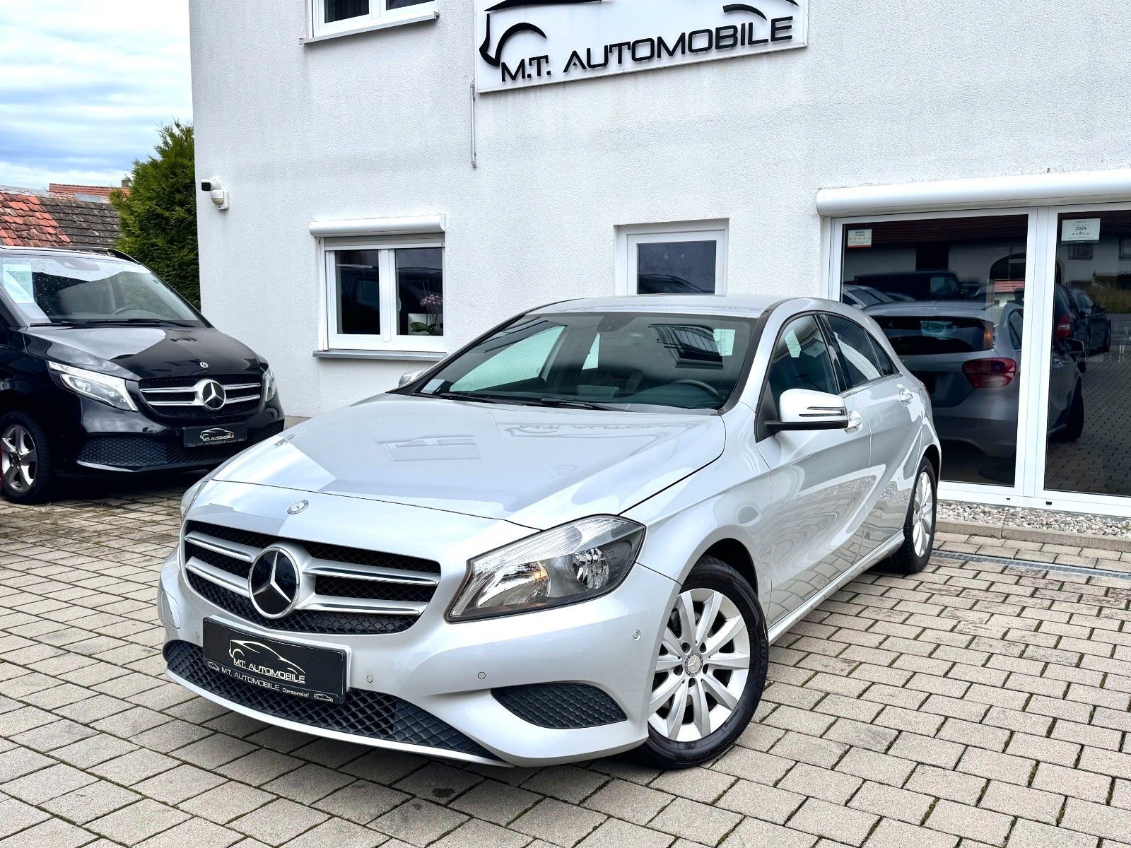MERCEDES-BENZ A 180