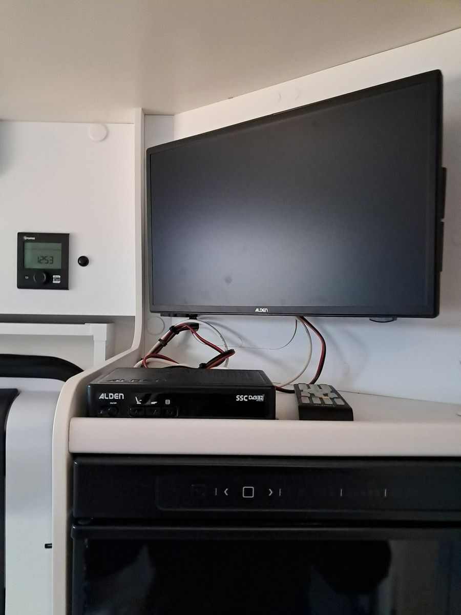 Fahrzeugabbildung Forster T FT745EB TV/Sat/Navi/Markise/Solar/Fahrradträ.