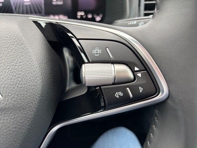 Fahrzeugabbildung SKODA Karoq 1.5 TSI Tour + ACC+SHZ+LED+AHK+GRA+