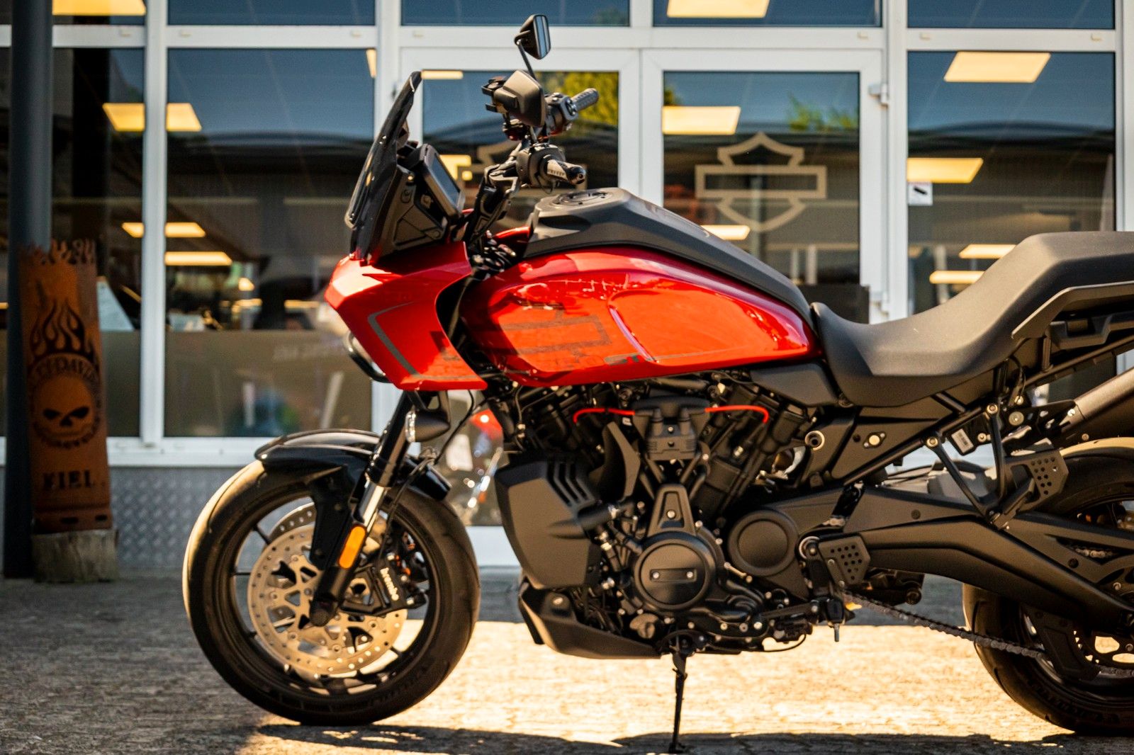 Fahrzeugabbildung Harley-Davidson RA1250ST Pan America ST 1250 MY25 Jekill & Hyde