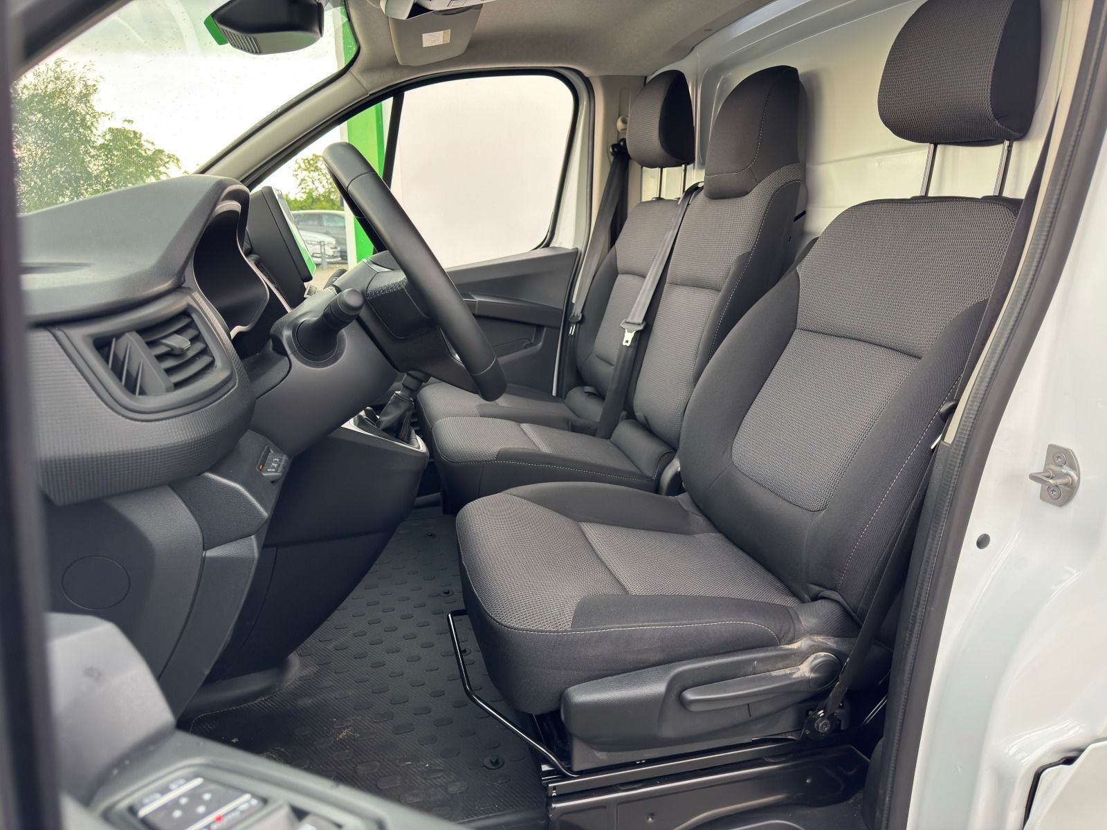 Fahrzeugabbildung Nissan Primastar 3,0t dCI 130 L1H1 N-Connecta*RFK*AHK