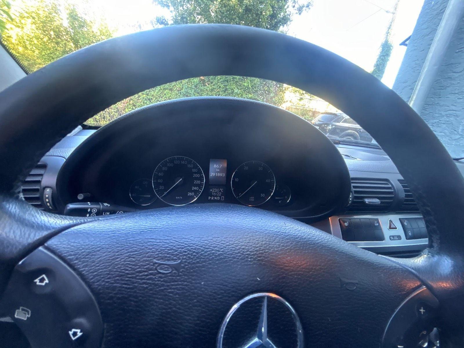 Mercedes-Benz C220 2004 — photo 6