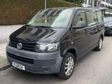 Volkswagen T5 Caravelle 4Motion AHK - schwarze Volkswagen T5 Caravelle