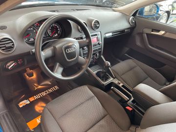 Audi A3 Sportback 1.6 Attraction *TEMPOMAT*SZHZ*KLIMA