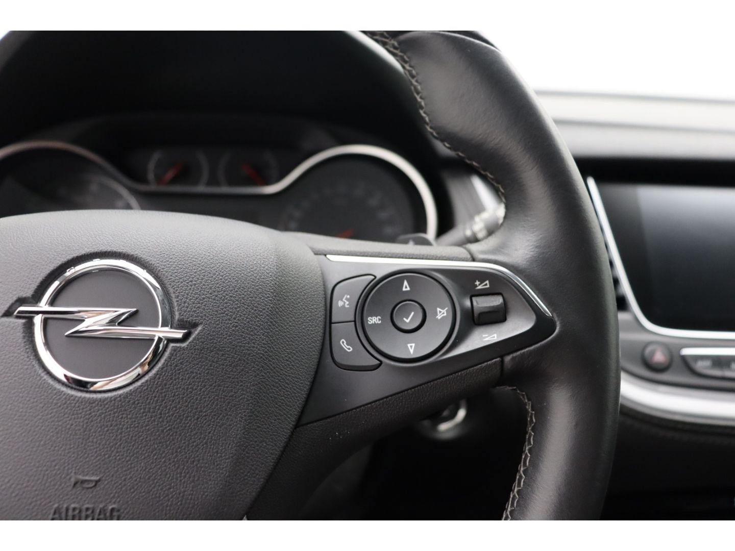 Fahrzeugabbildung Opel Grandland 1.6 Ultimate Plug-in-Hybrid 4 ACC AHK