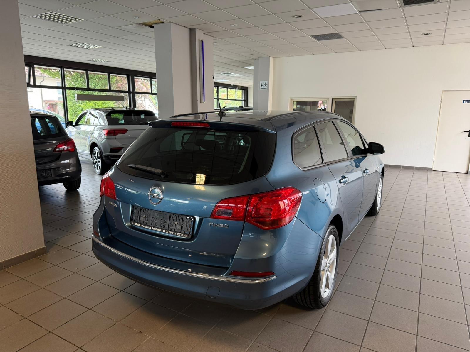 Opel Astra 2015 — photo 11