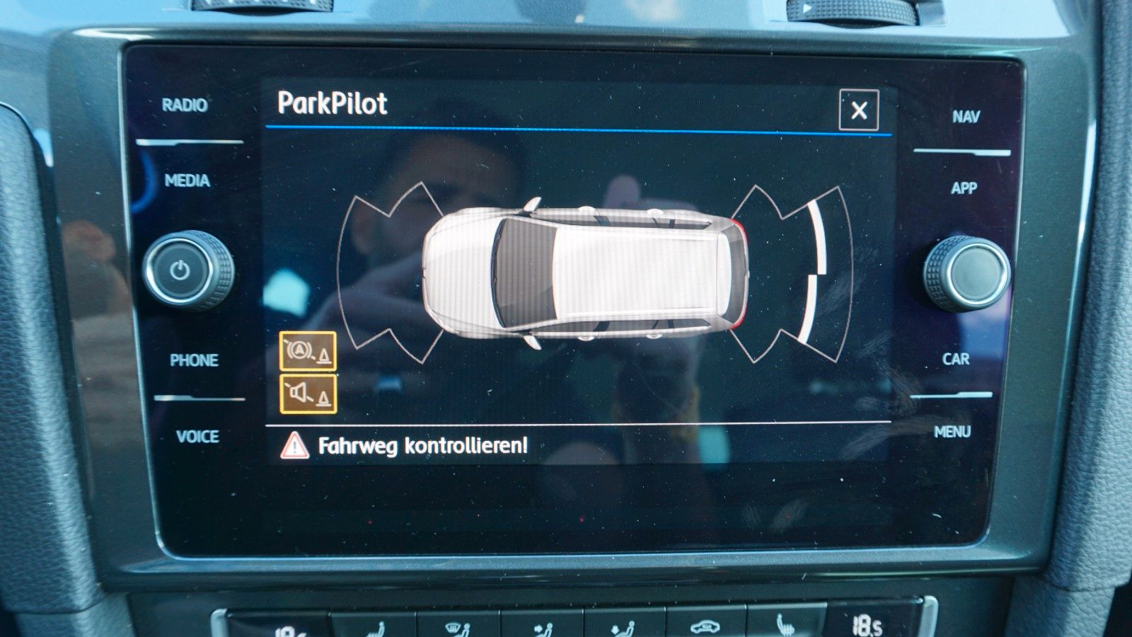 Fahrzeugabbildung Volkswagen Golf VII Variant Comfortline ACC,Navi,SH,PDC
