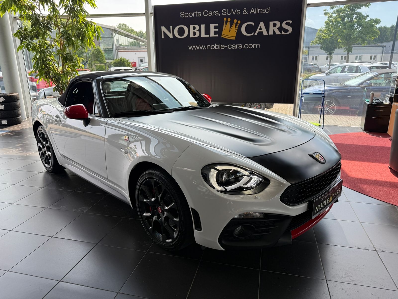 Fahrzeugabbildung Abarth 124 Spider LED LEDER ALU SHZ