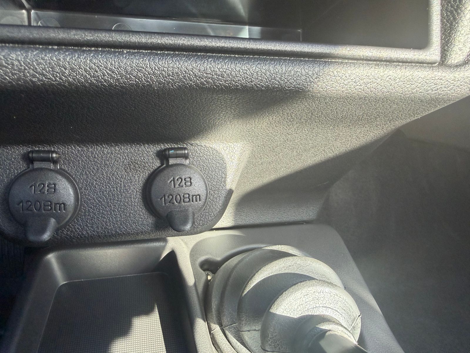 Fahrzeugabbildung Lada NIVA LEGEND URBAN "PREMIUM PLUS"!  AET 2026