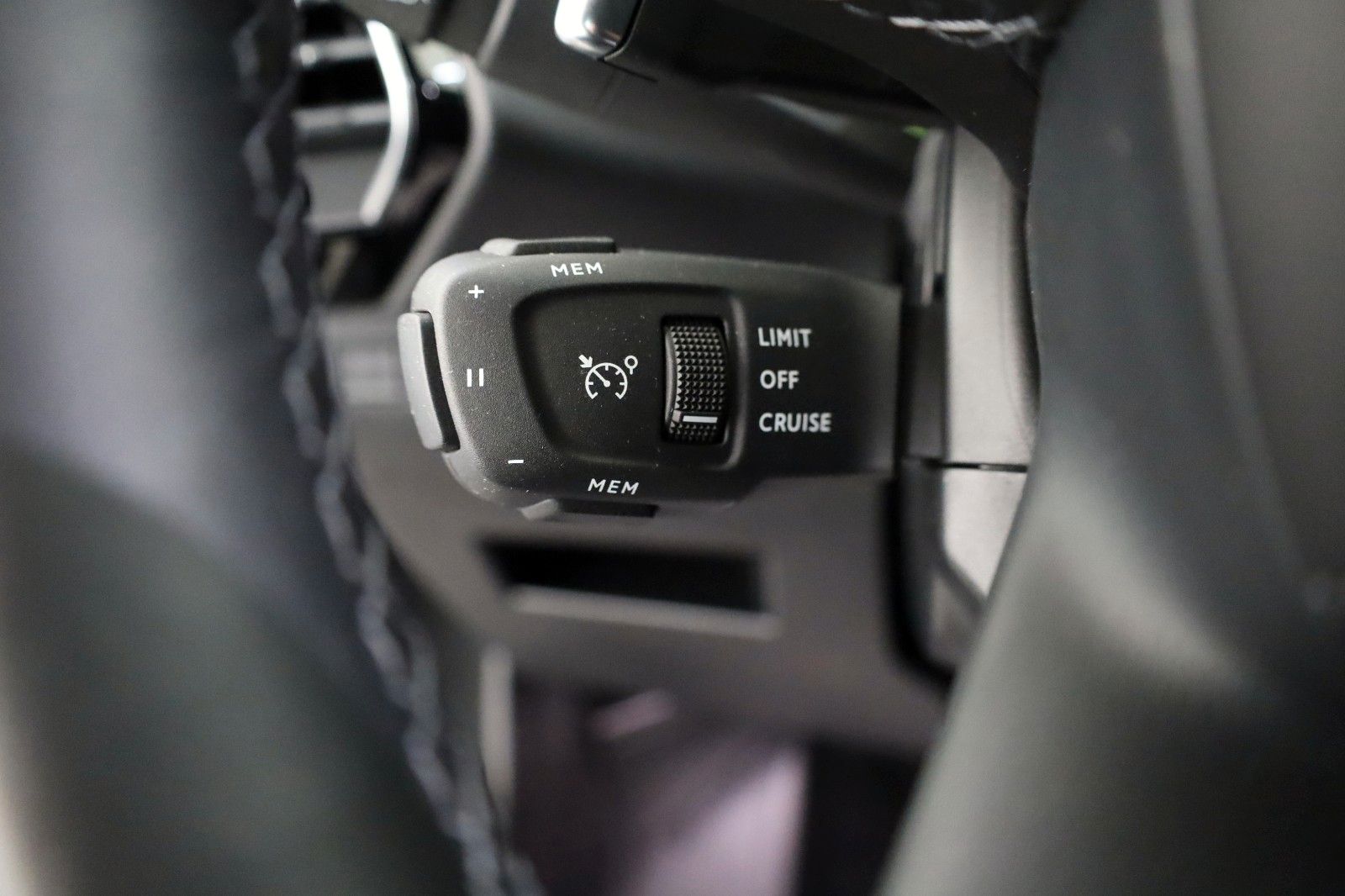 Fahrzeugabbildung DS Automobiles DS7 (Crossback),E-Tense,Rivoli,Leder,Kamera360°