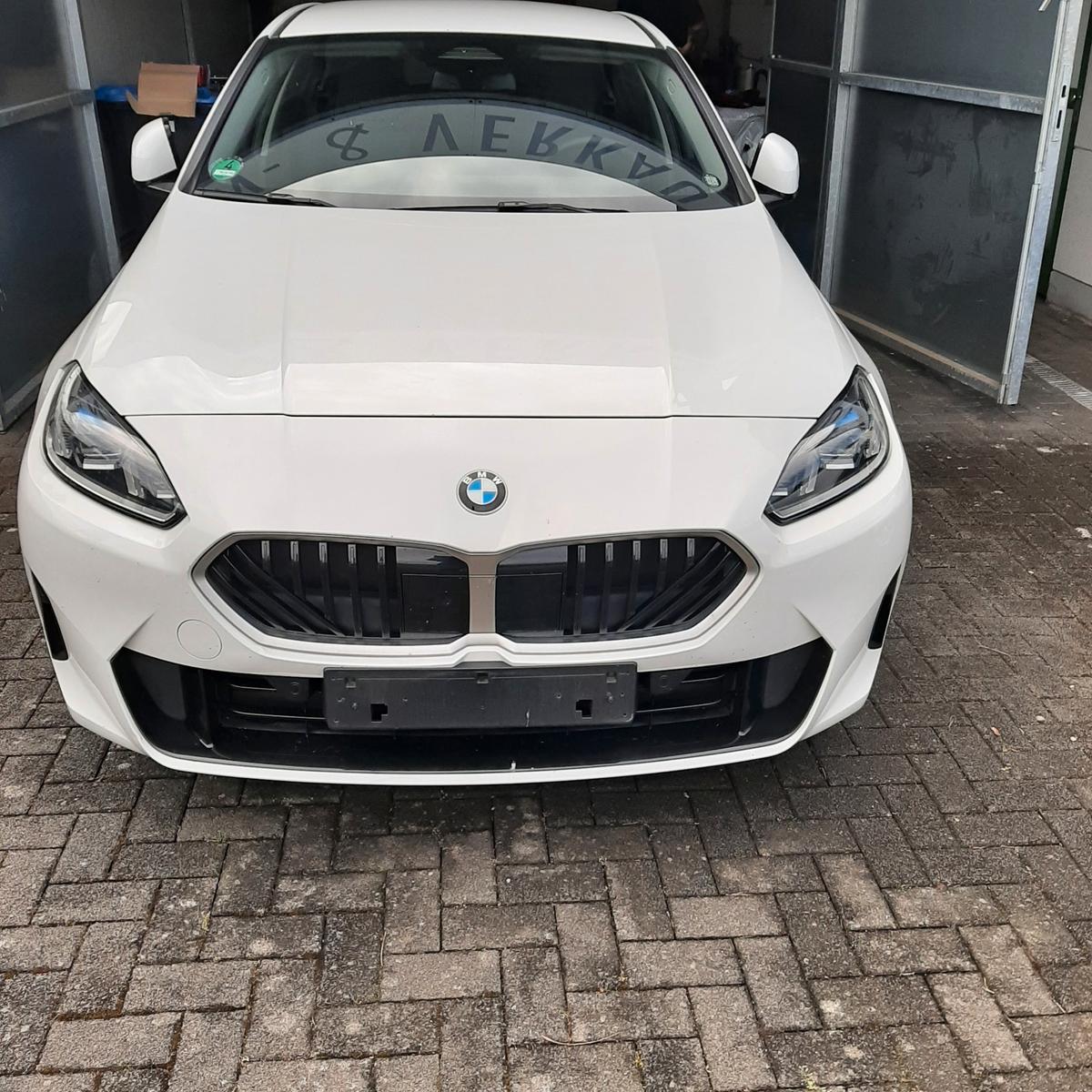 BMW 118d Autom Navi-Kamera-LED-Alu-PDC-Sitzhz