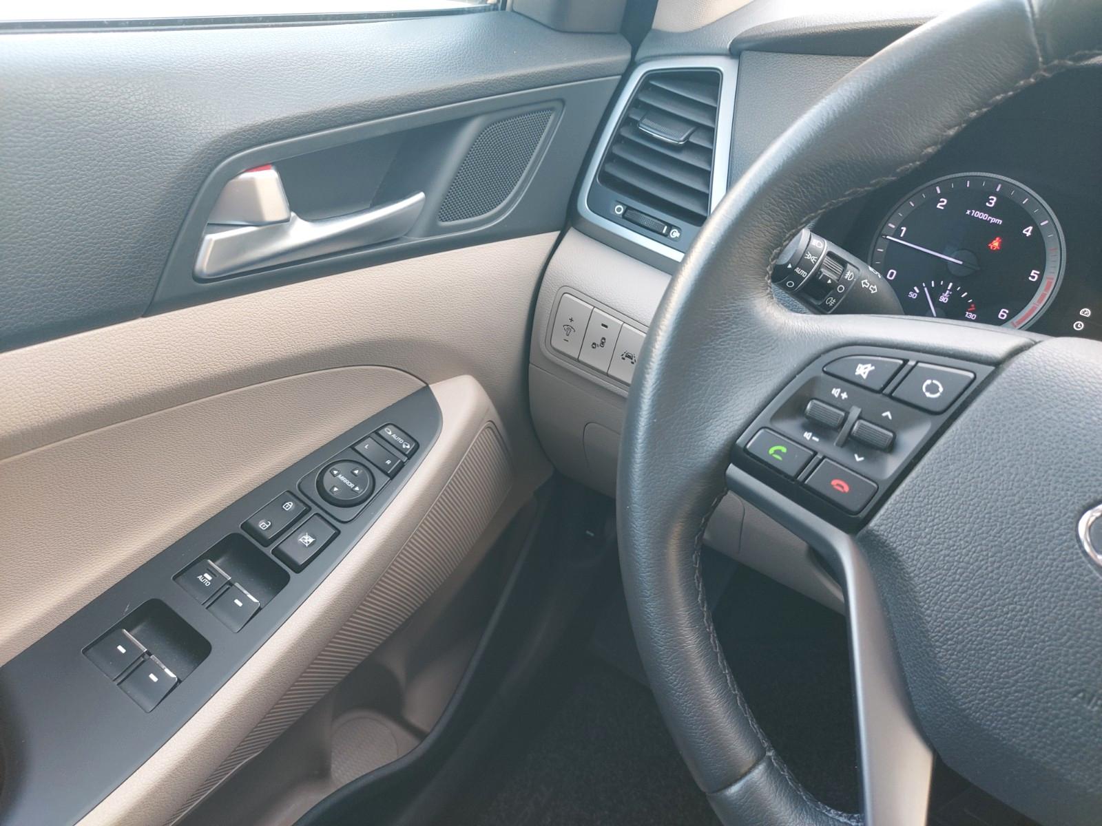 Hyundai Tucson blue Premium Pano Radar Leder Sitzklima