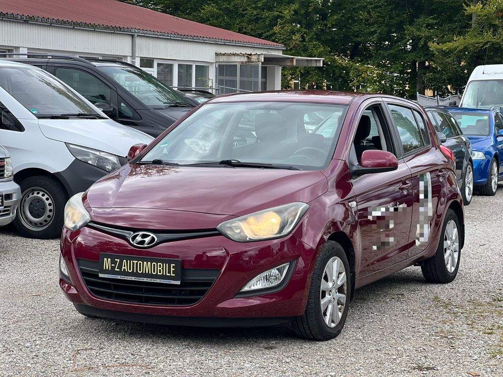 HYUNDAI i20