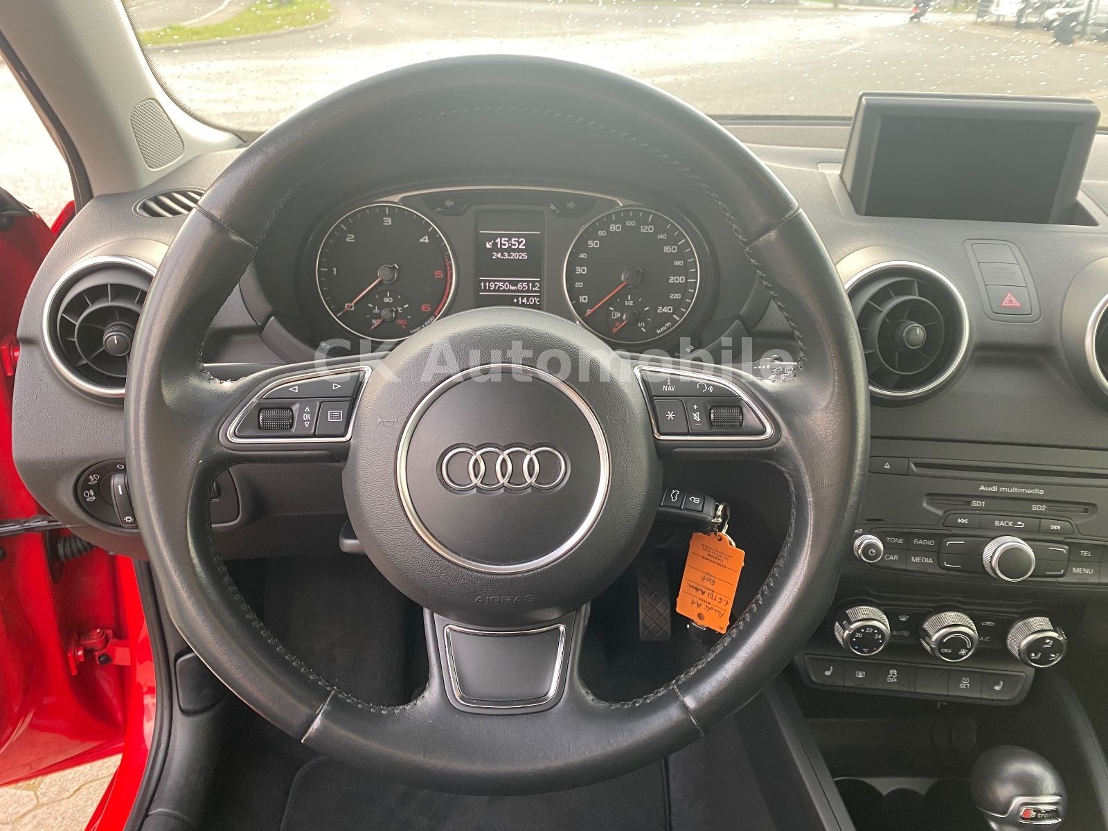 Fahrzeugabbildung Audi A1 Attraction 1.6 TDI DSG/Klima/Bi-Xenon/SHZ/PDC
