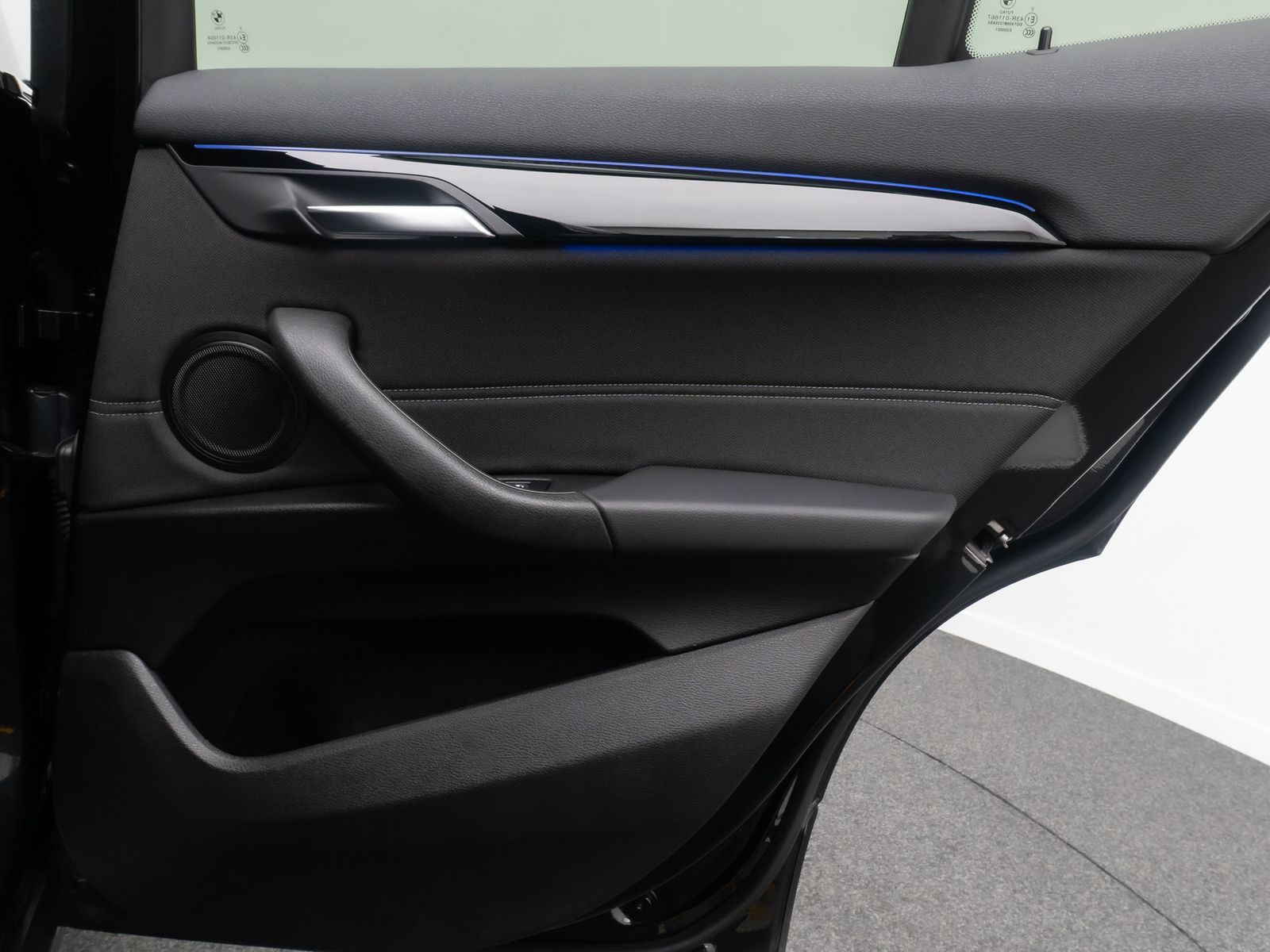 Fahrzeugabbildung BMW X2 sD18d DAB Kamera DAB Sportsitz ParkAss 18Zoll