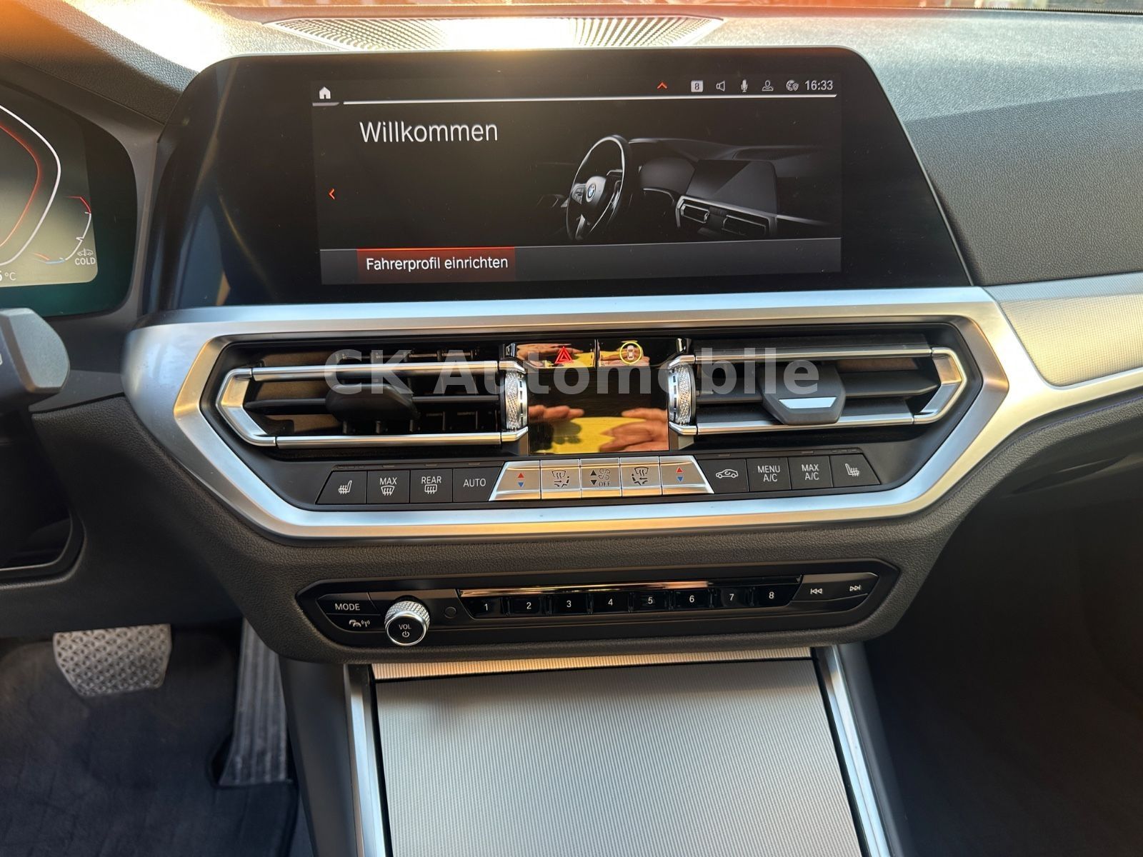 Fahrzeugabbildung BMW 320dxDrive Touring Sport-Line/Laser/Pano/ACC/AHK