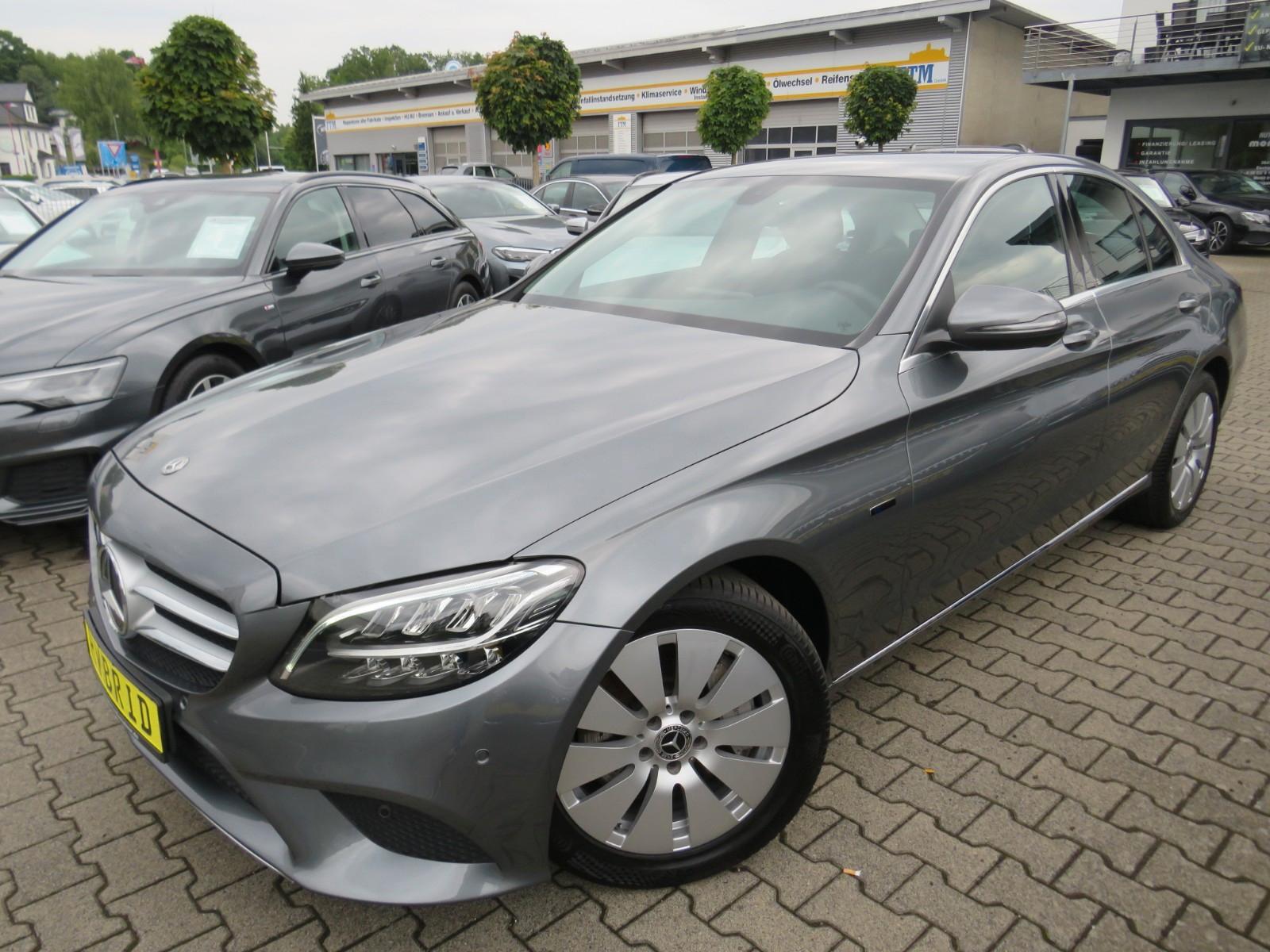 Mercedes-Benz C 300 de Lim. Avantgarde *1.HAND *AHK *LED *DAB