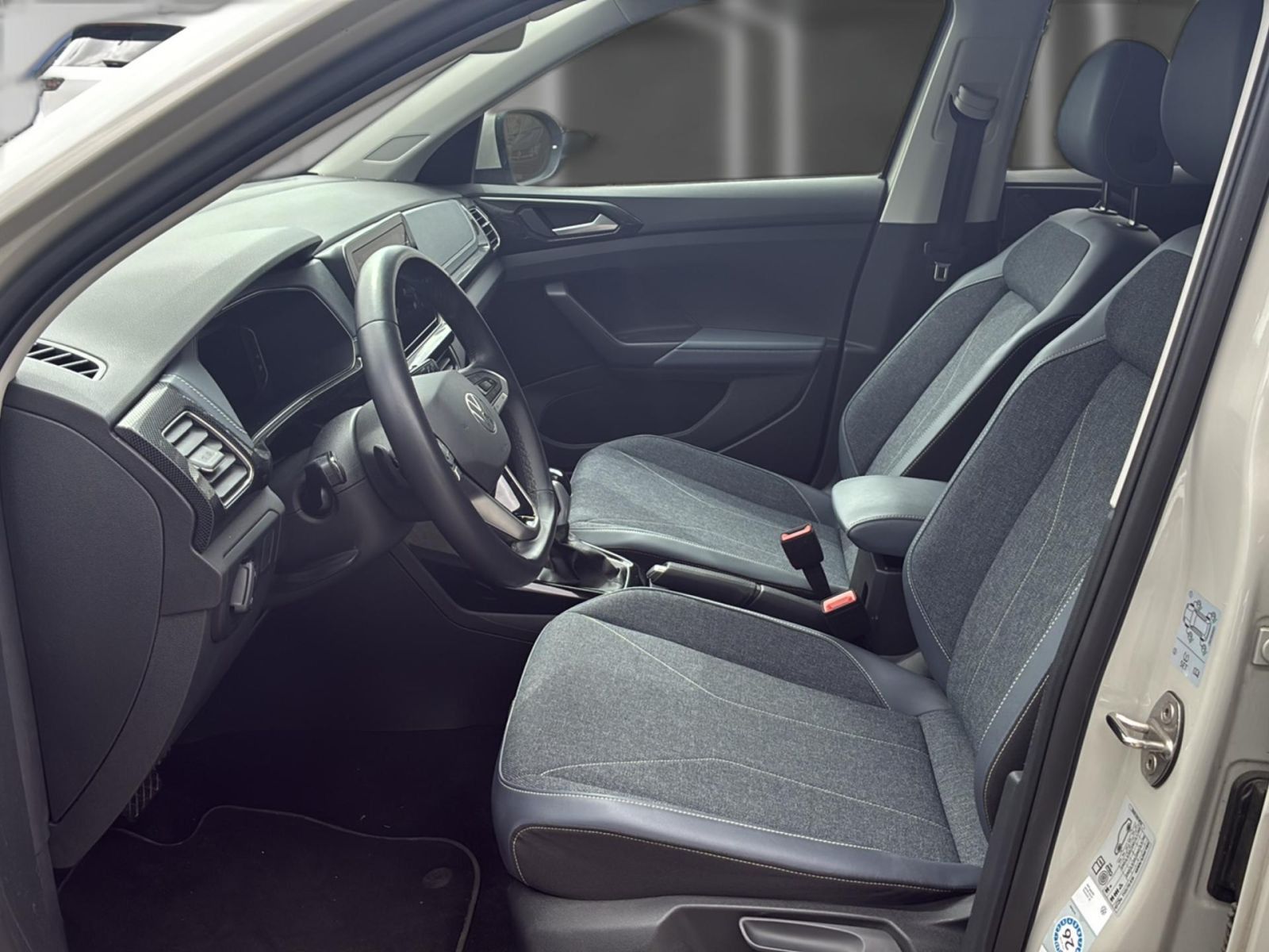 Volkswagen T-Cross - Bild 8