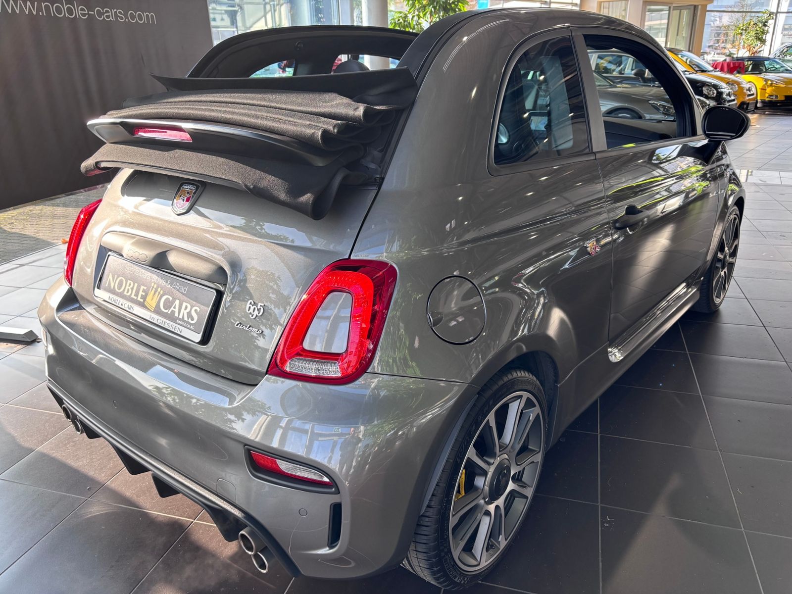 Fahrzeugabbildung Abarth 695C Automatik KLIMA NAV BEATS LEDER SHZ