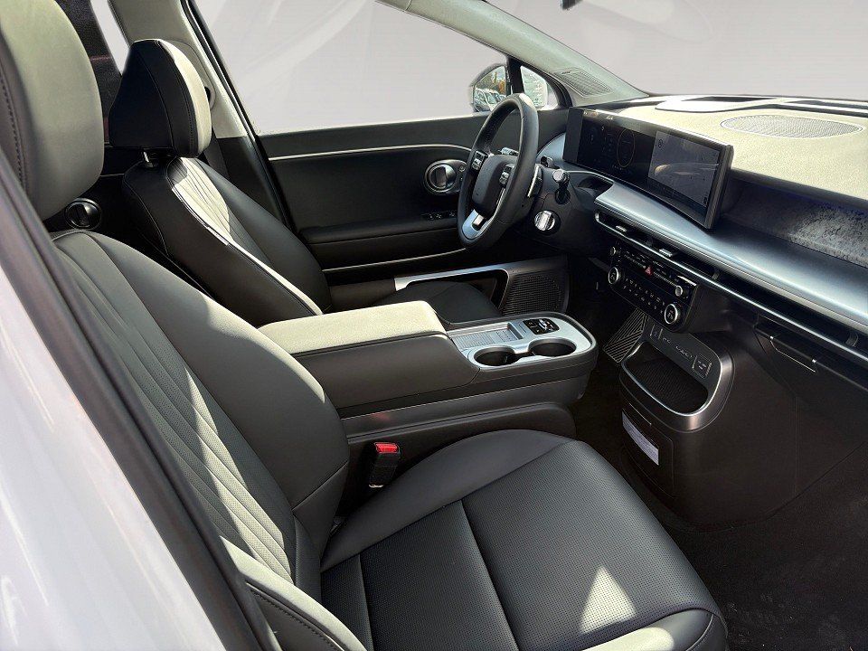 Fahrzeugabbildung Hyundai IONIQ 9 6-Sitzer 110kWh 307PS AWD UNIQ Pano, Swi