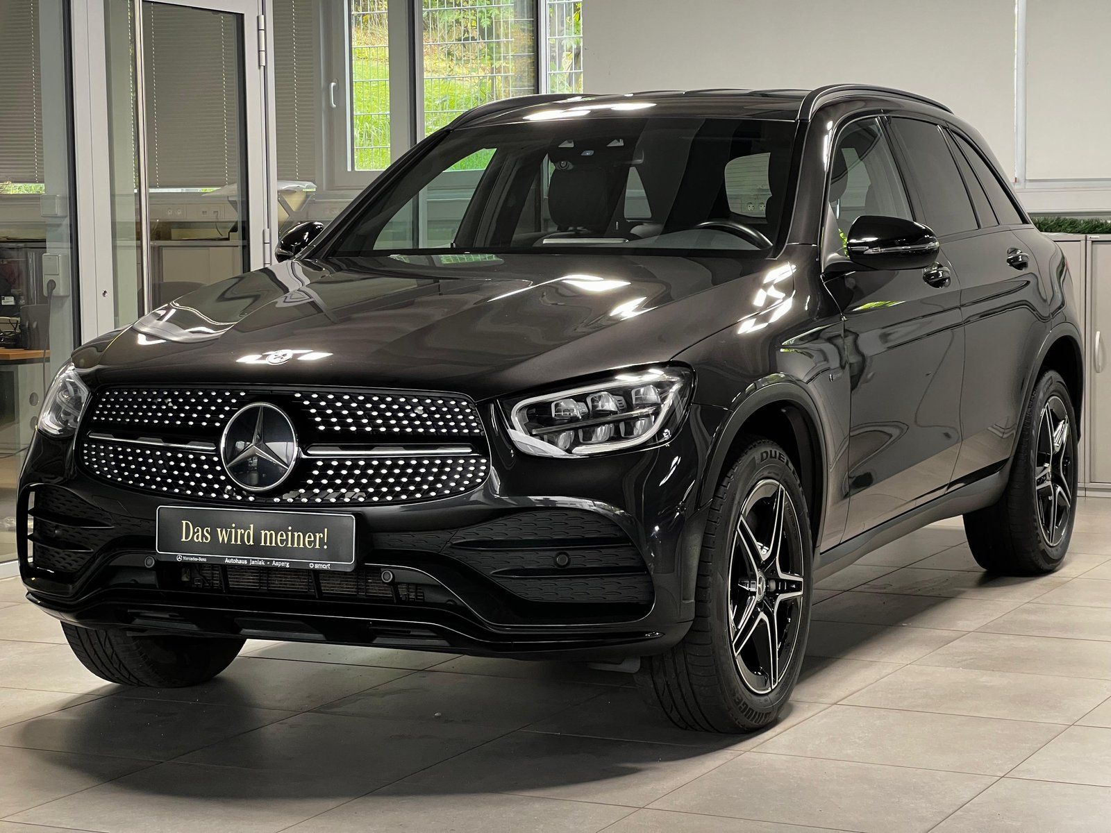 MERCEDES-BENZ GLC 300e 4M AMG Line LED PDC&amp;KAM+KLIMA+CARPLAY++