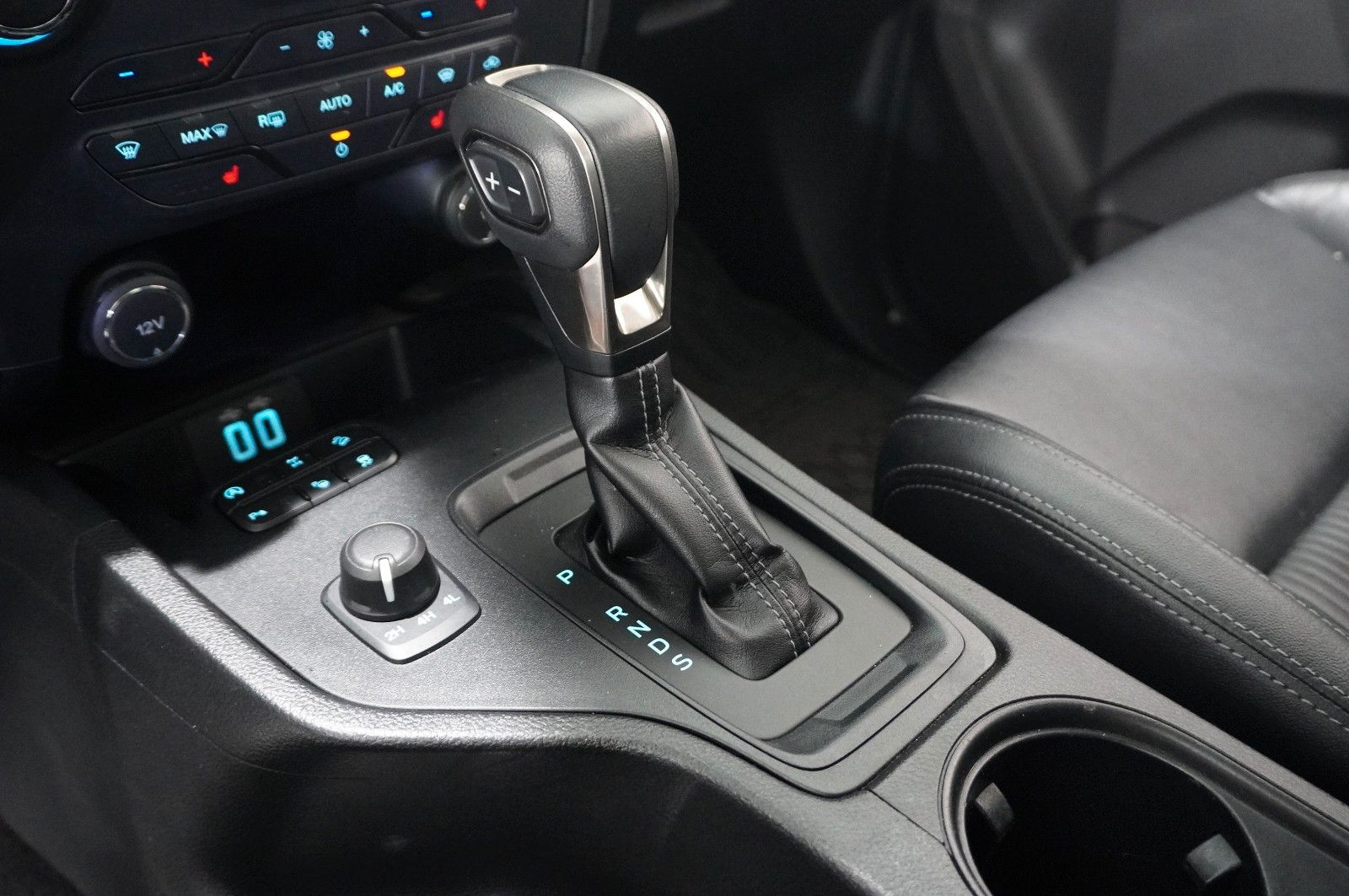 Fahrzeugabbildung Ford Ranger 2.0D LIMITED 4X4 EXTRA NAVI/LED/LEDER/AHK