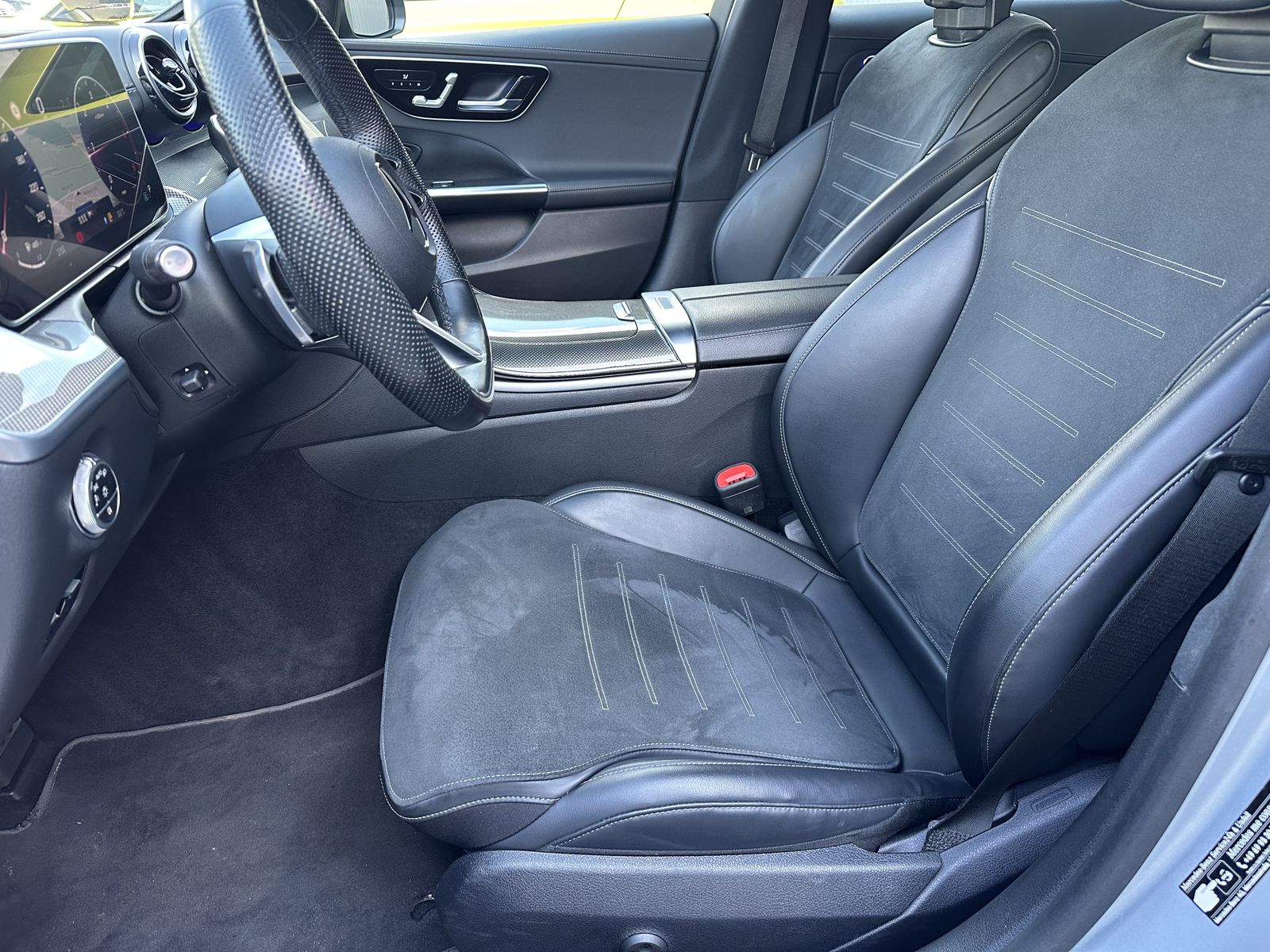 Fahrzeugabbildung Mercedes-Benz C 220d T 4Matic AMG Line NAV+LED+ACC+STHZ+19ZOLL