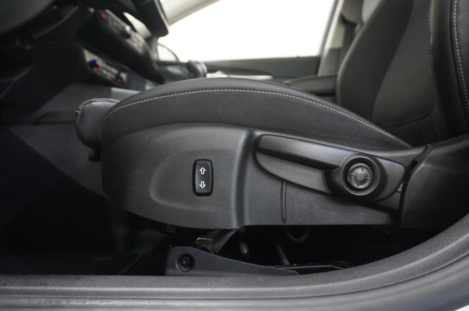 Fahrzeugabbildung Opel Insignia B ST 1.5T DYNAMIC NAVI/LED/KAMERA/DAB+
