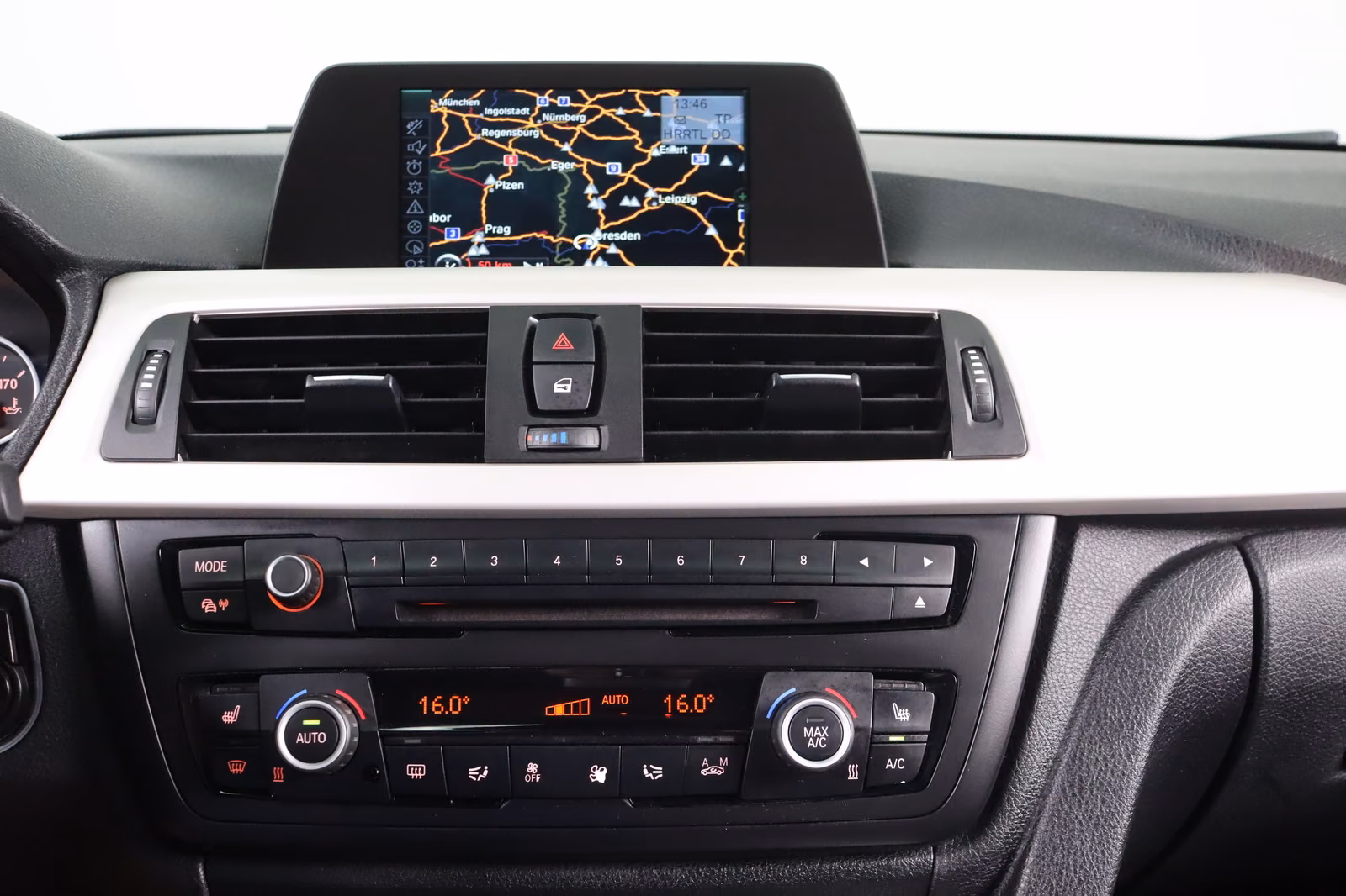 BMW 320 i Touring xDrive * Bi- Xenon * Navi