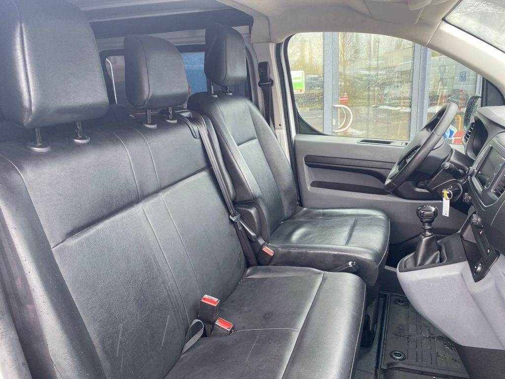 Fahrzeugabbildung Citroën Jumpy Variospace XL BlueHDi 120 Worker *6-Sitzer