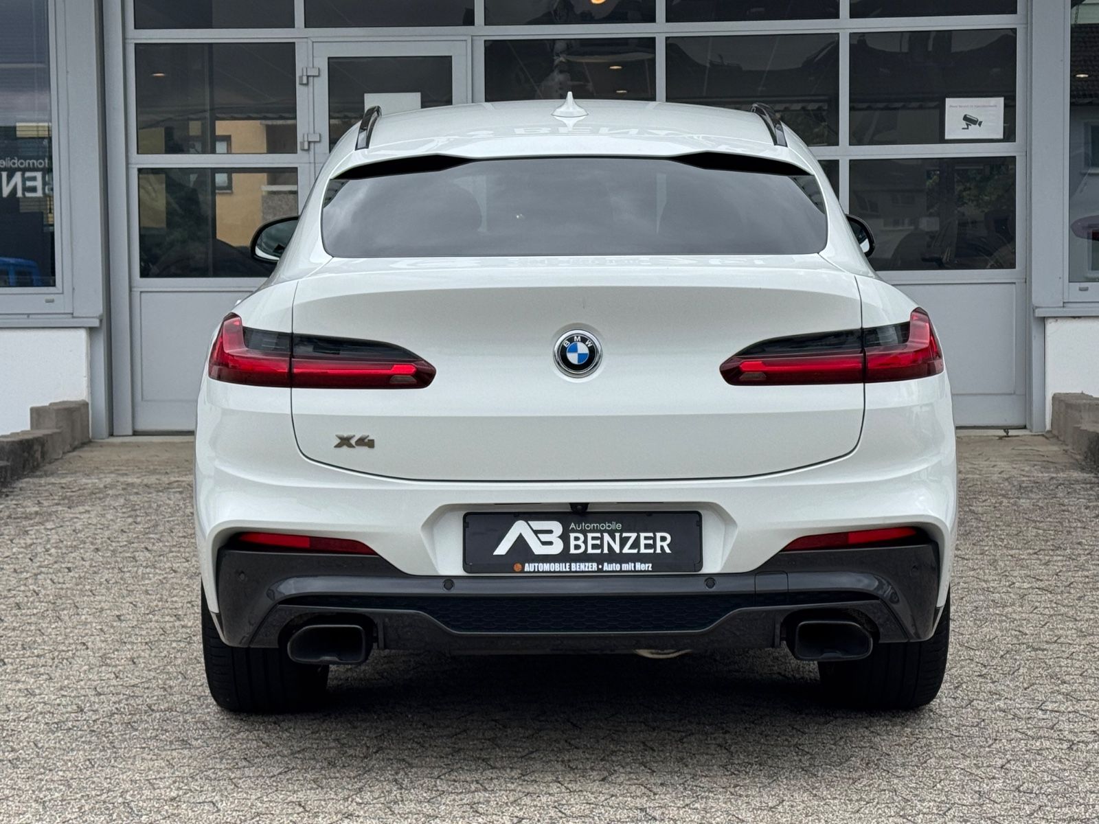 Fahrzeugabbildung BMW X4 M40/ACC/LED/AHK/Leder/HUD/Ambiente/360°Cam/