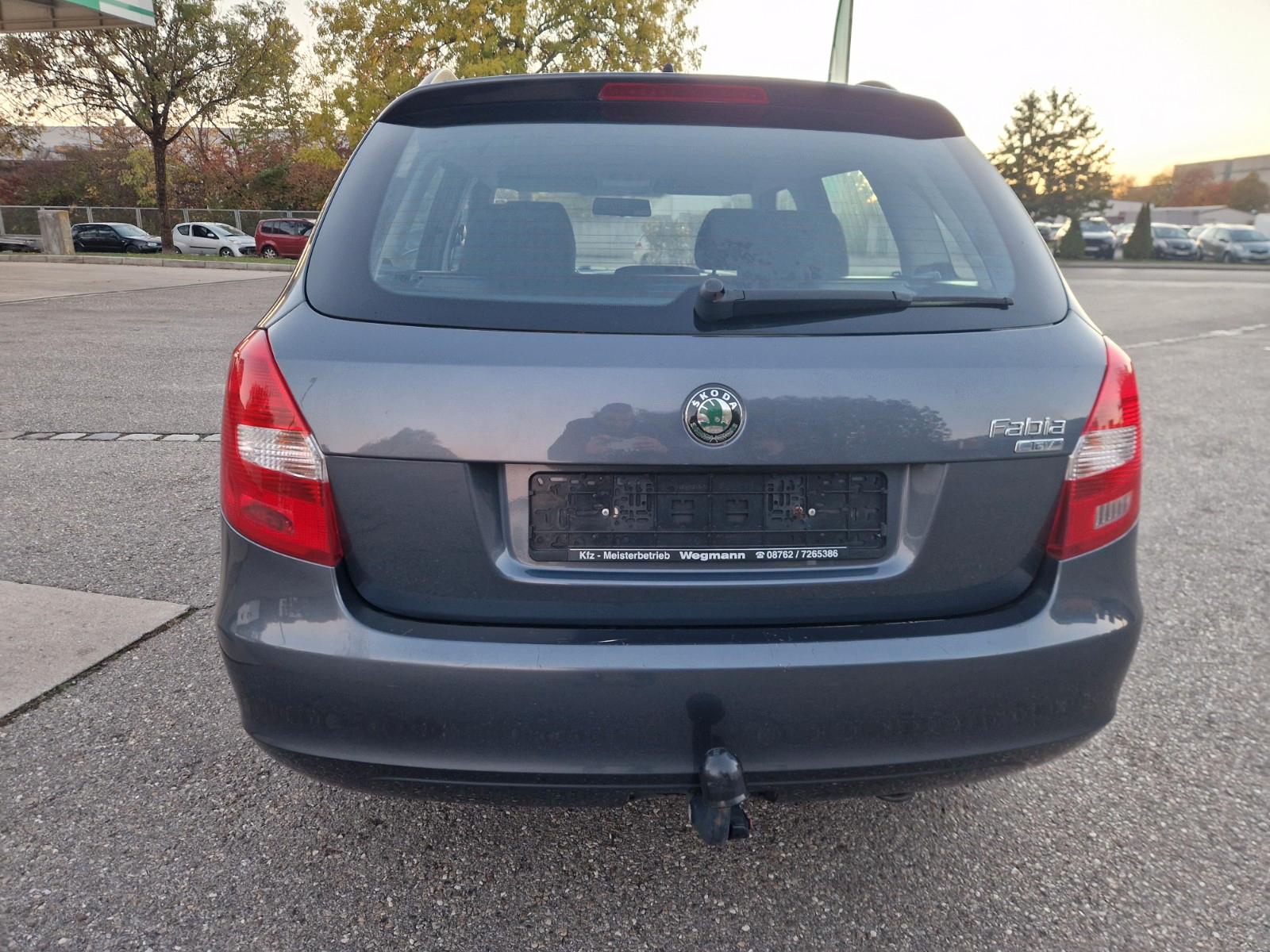 Skoda Fabia 2010 — photo 16