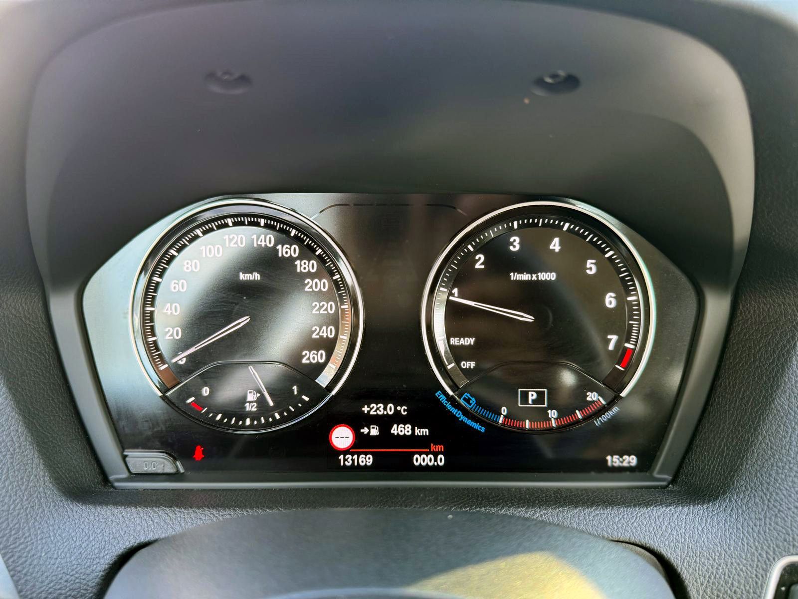 Fahrzeugabbildung BMW 118i 5-trg. Aut. Advantage LED TEMP PDC SHZ NAV