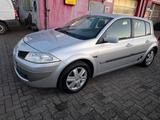 Renault Megane II Lim. 5-trg. Avantage - Renault Megane Avantage mit Benzin-Antrieb