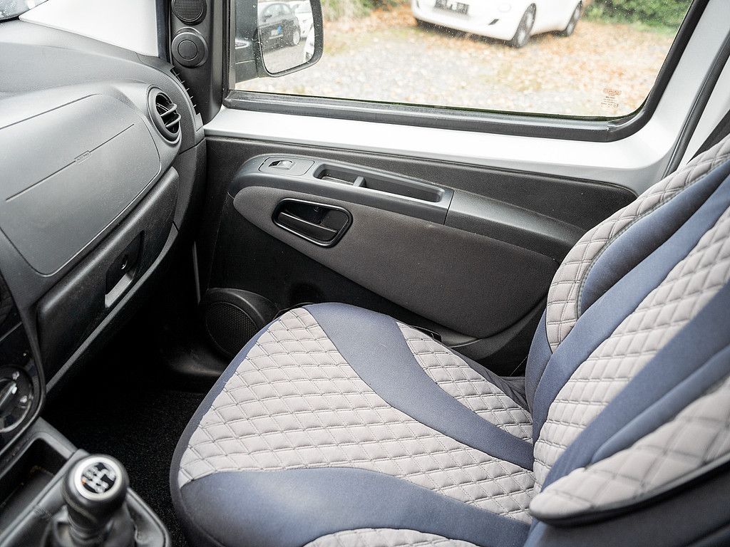 Fahrzeugabbildung Fiat Qubo 1.4 8V Lounge PDC RADIO NEBEL