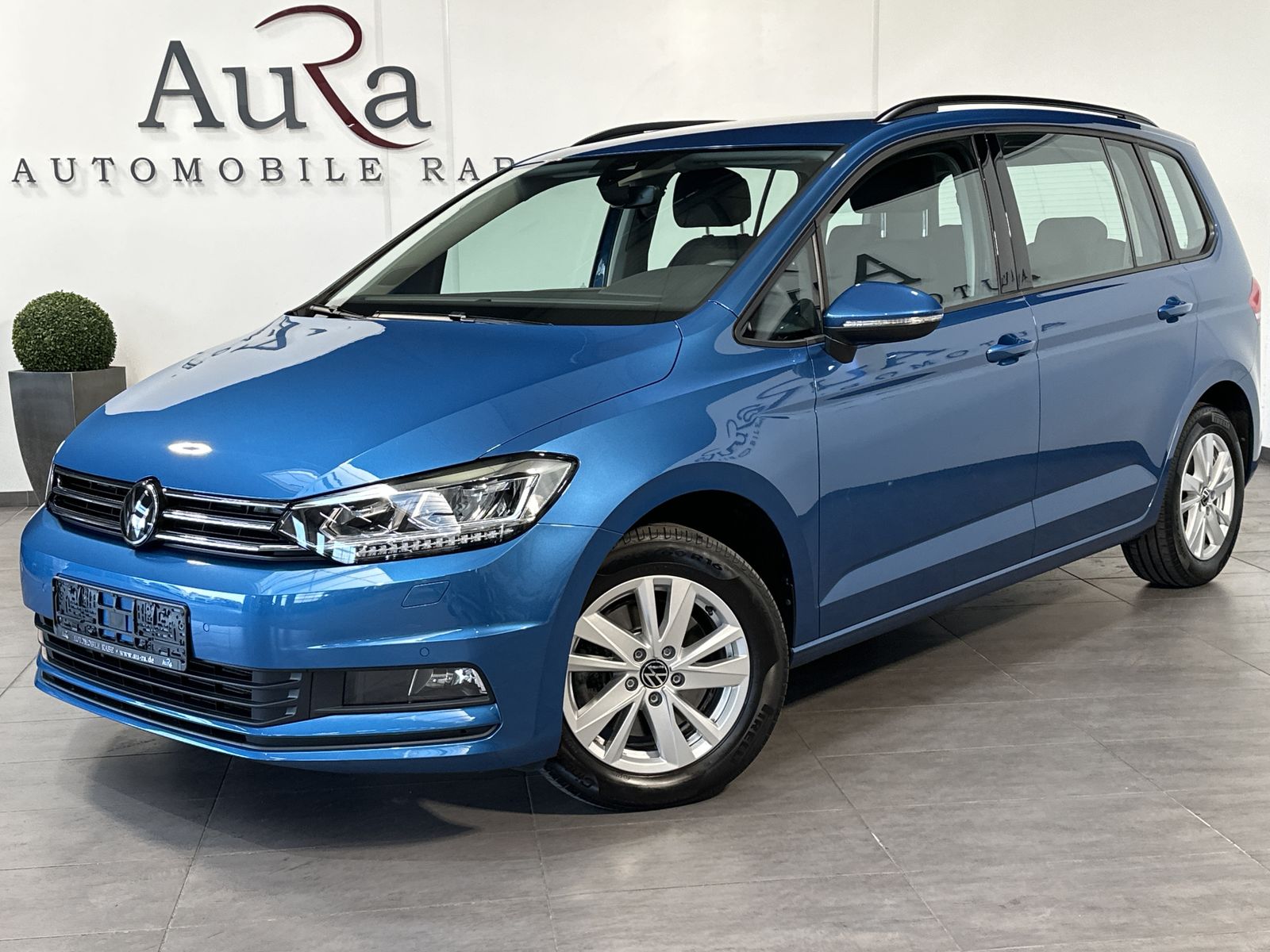 Fahrzeugabbildung Volkswagen Touran 2.0 TDI DSG IQ-DRIVE NAV+LED+KAM+ACC+VC