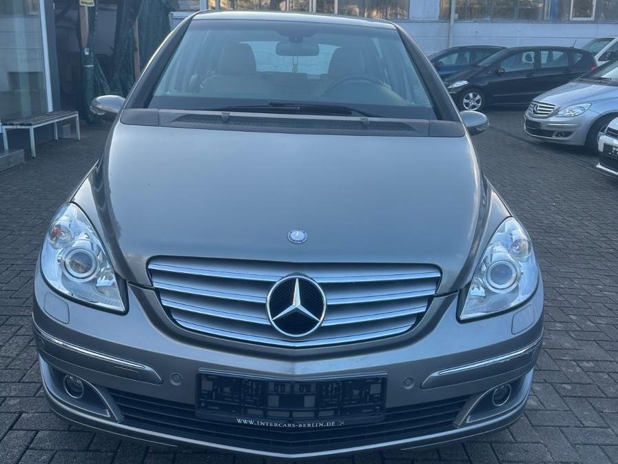 Mercedes-Benz B170*TÜV &AU NEU*SERVICE NEU*NAVI*PDC V+H*LEDER