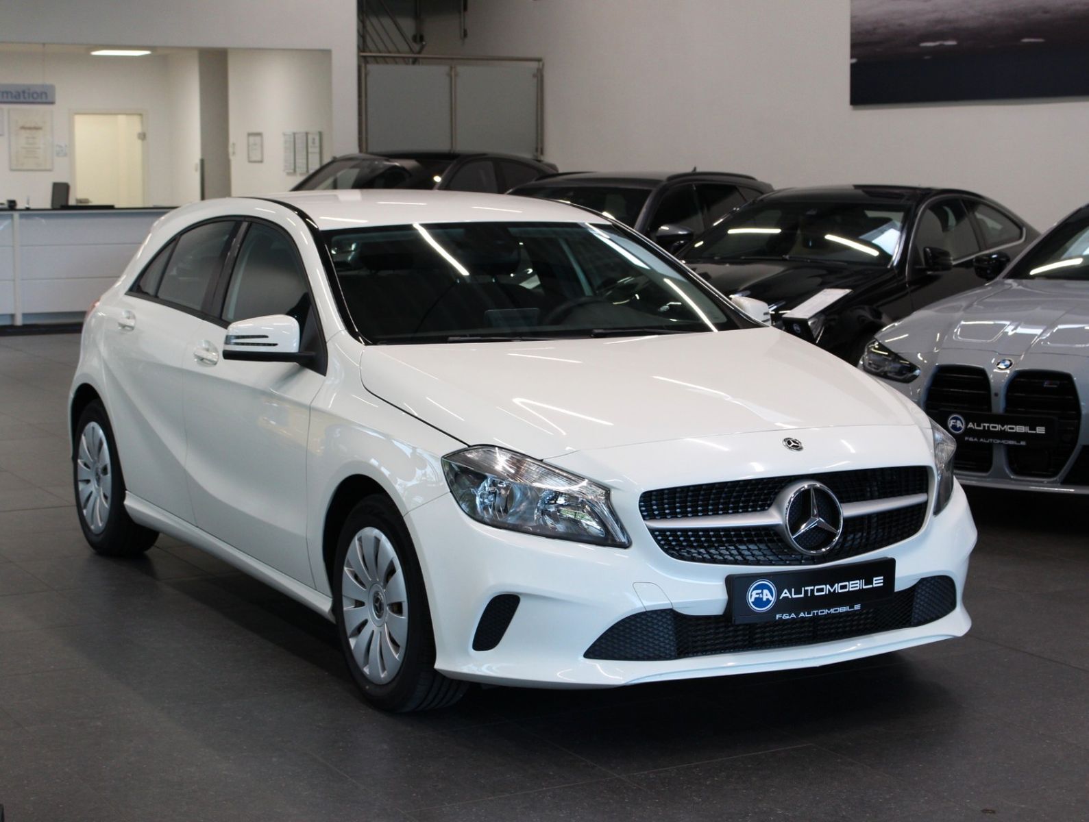 Fahrzeugabbildung Mercedes-Benz A 180 BlueEfficiency 2. Hand*