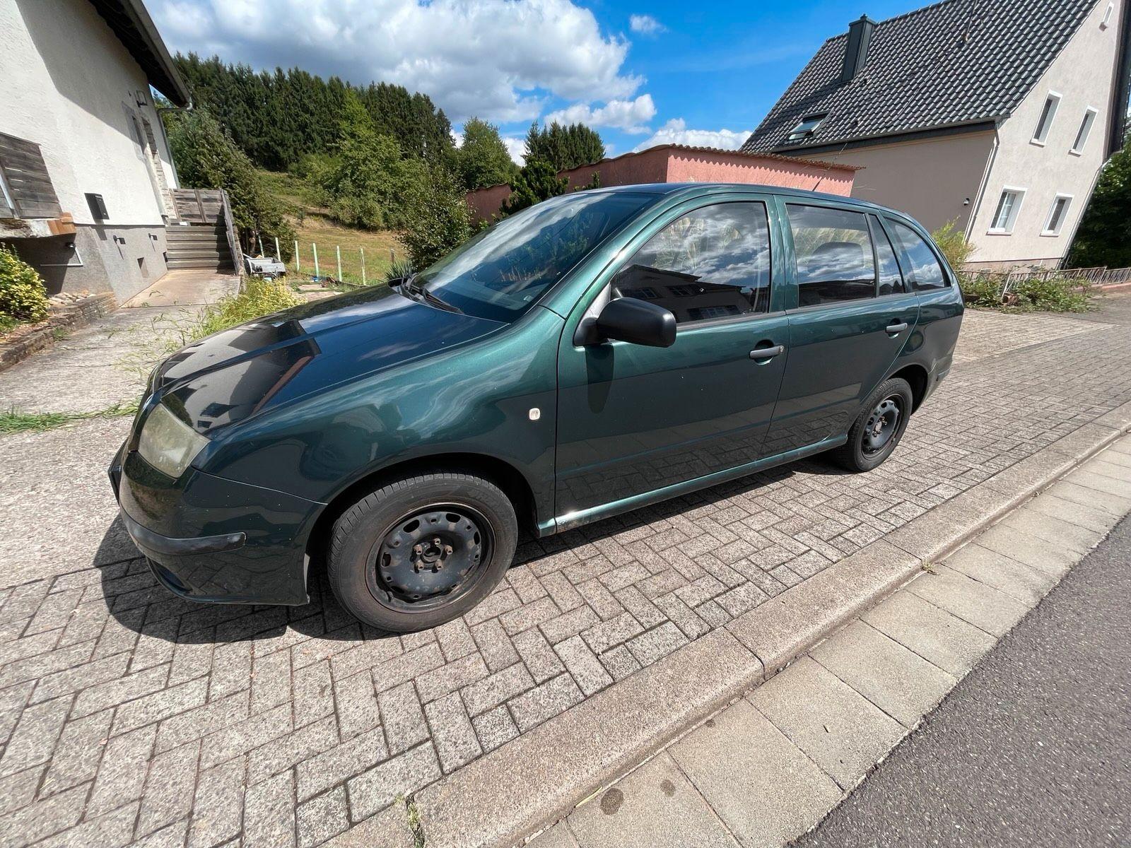 Skoda Fabia 2006 — rear view