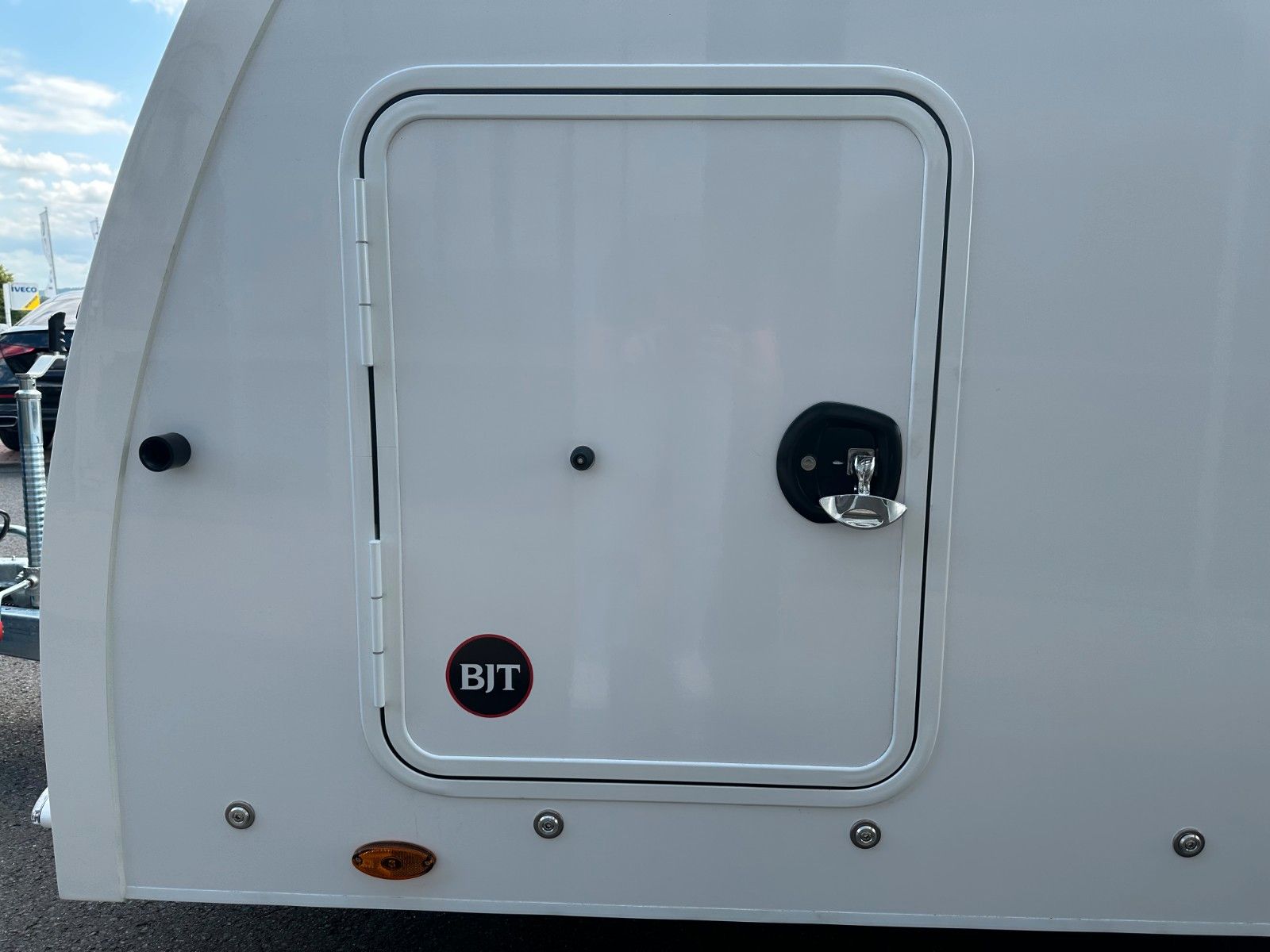 Fahrzeugabbildung Brian James Race Sport / Länge: 5,03 m / 3.000 kg