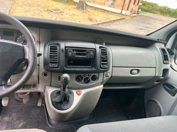 Opel Vivaro - 11