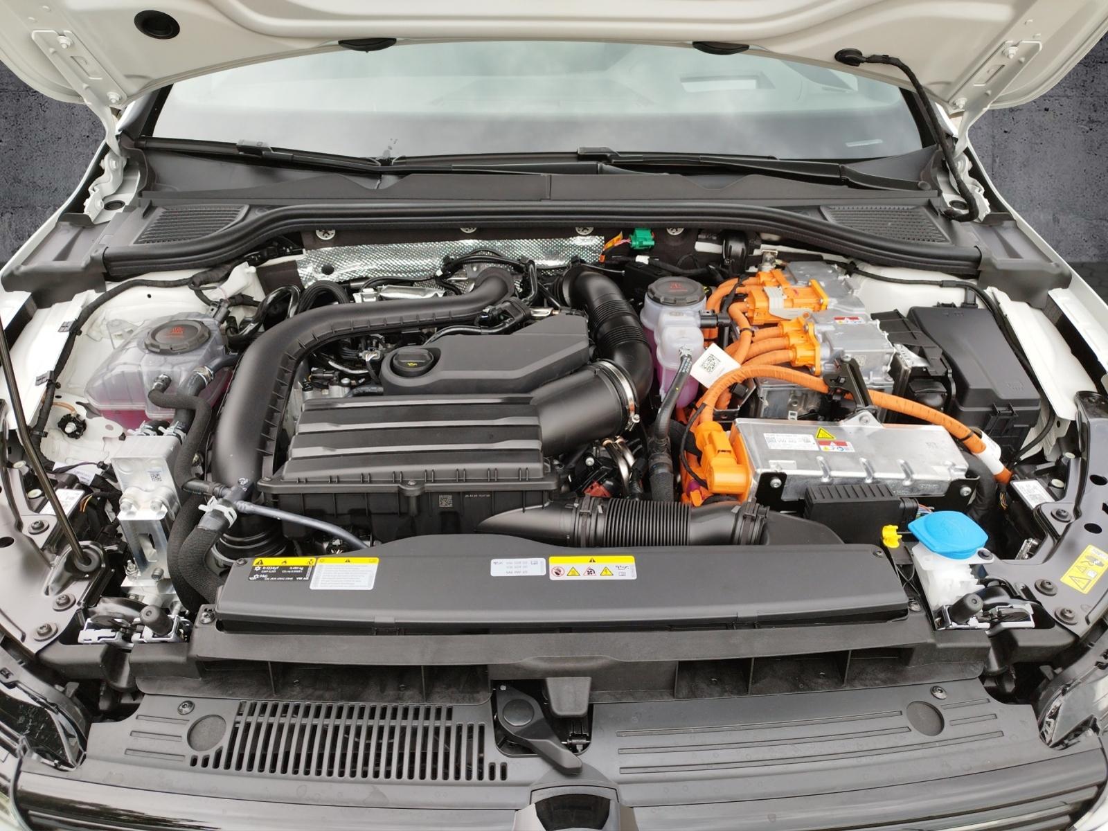 Volkswagen Golf VIII GTE 1.5TSIeHybrid 5JG/KEYLESS/HUD/LED+, миниатюра 12