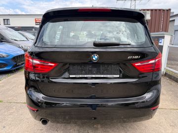 BMW 218 - 6