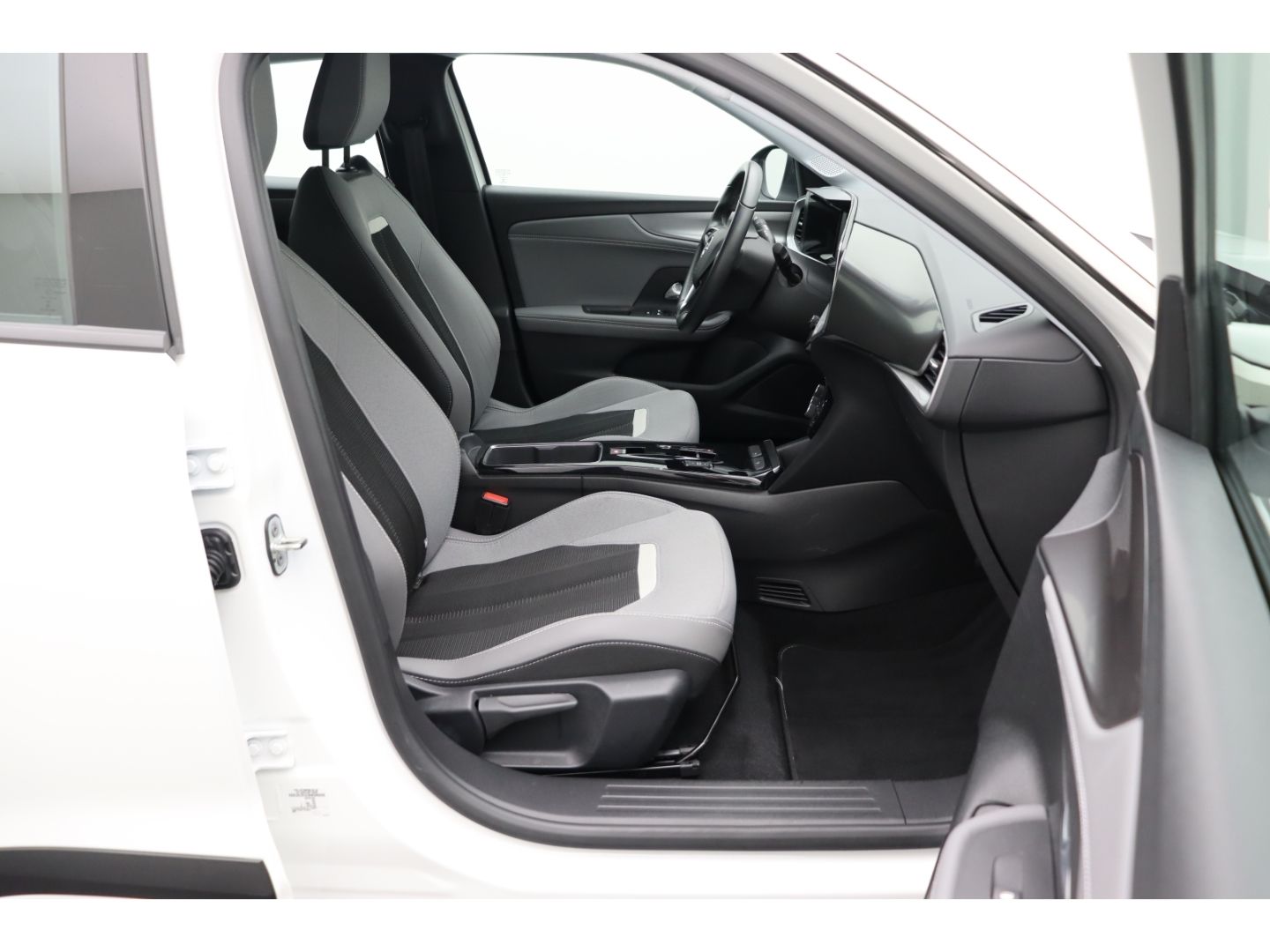 Fahrzeugabbildung Opel Mokka-e Elegance Totwinkelass Digi Cockpit Kamer