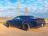 Dodge Challenger 5.7 R/T LSD Brembo - blaue Dodge Challenger