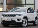 Jeep Compass 1.3 T-GDI I4 Autom. Leder PDC Kamera - Jeep Compass mit Benzin-Antrieb: Allradantrieb, Geländewagen