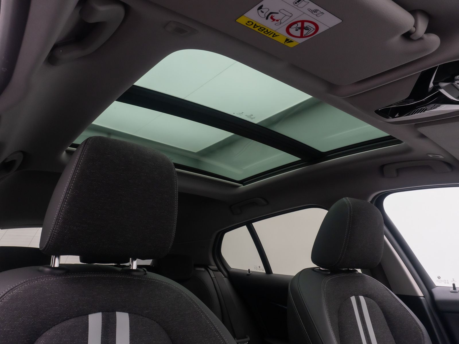 Fahrzeugabbildung BMW 118i Sport Line Kamera DAB DriveAs HiFi Panorama