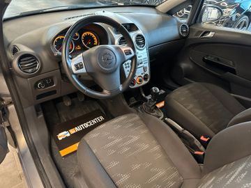 Opel Corsa D Satellite